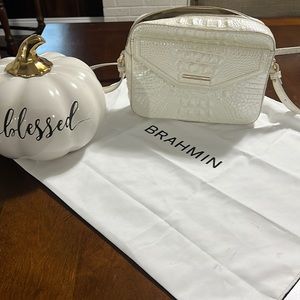 White Brahmin milk Melbourne crossbody bag